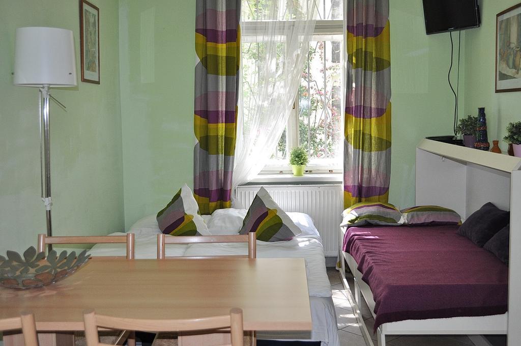 Apartment Na Kozacce 6 Praag Buitenkant foto